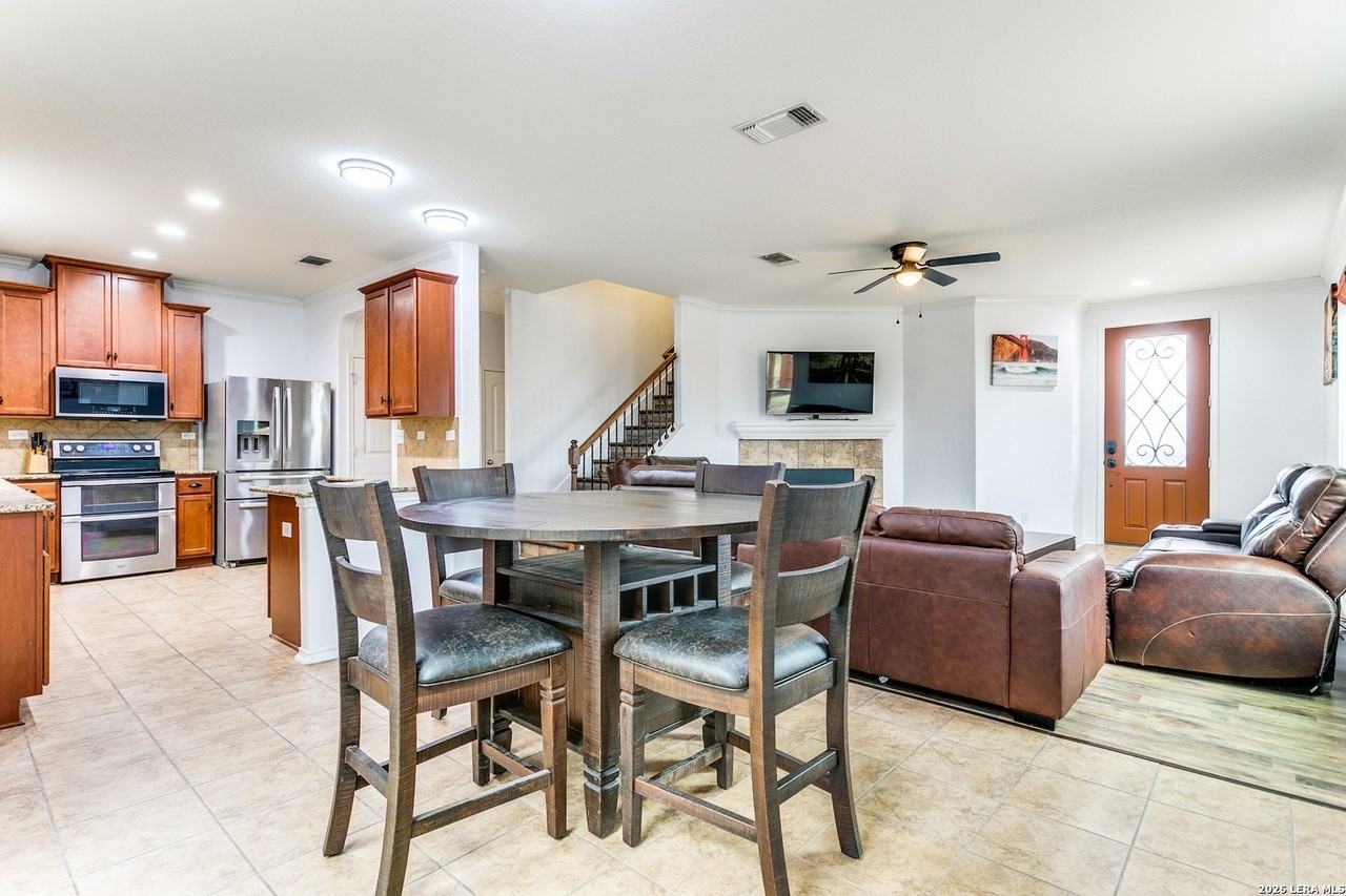 13402 Loma Sierra - Photo 4 of 18