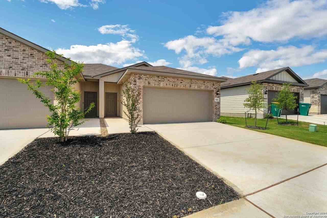 9318 Frio Lndg - Photo 2 of 26