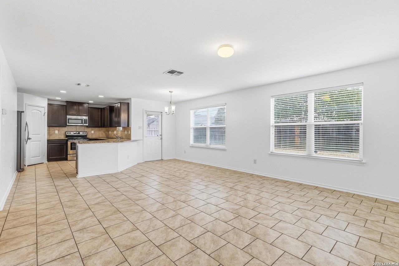 3906 Medina Br - Photo 4 of 29