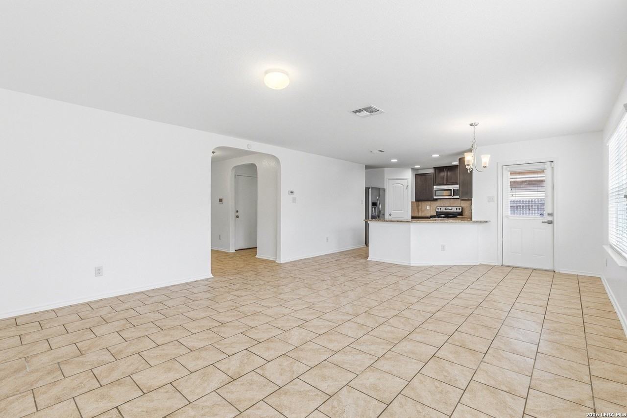 3906 Medina Br - Photo 5 of 29