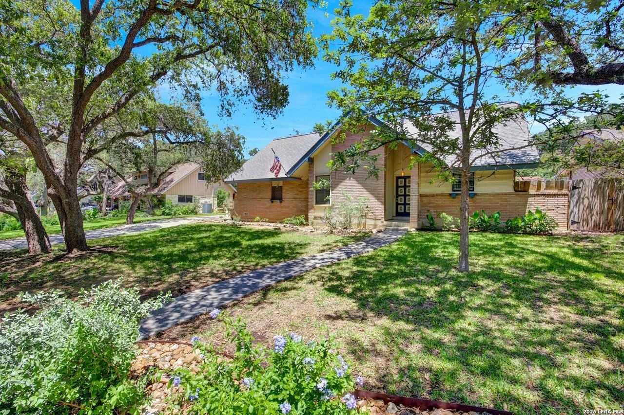 615 Serenade Dr - Photo 3 of 50
