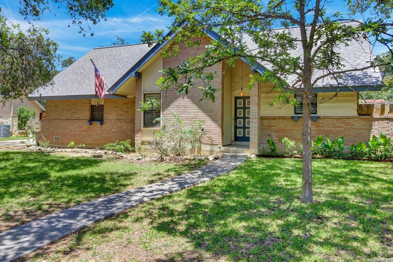 615 Serenade Dr - Photo 4 of 50