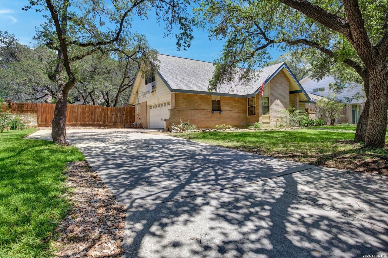 615 Serenade Dr - Photo 6 of 50