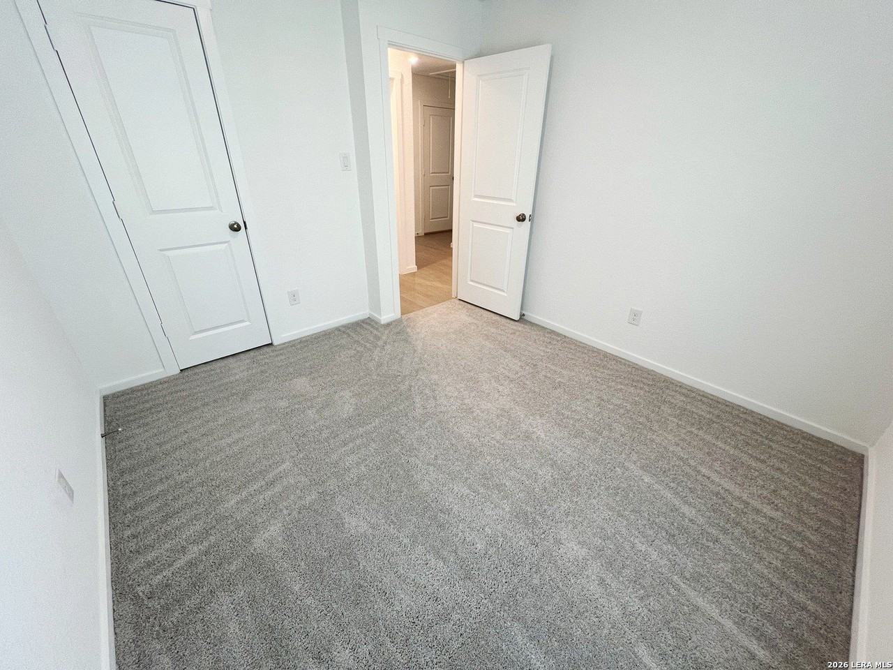 7610 Bohemian Grv - Photo 4 of 35
