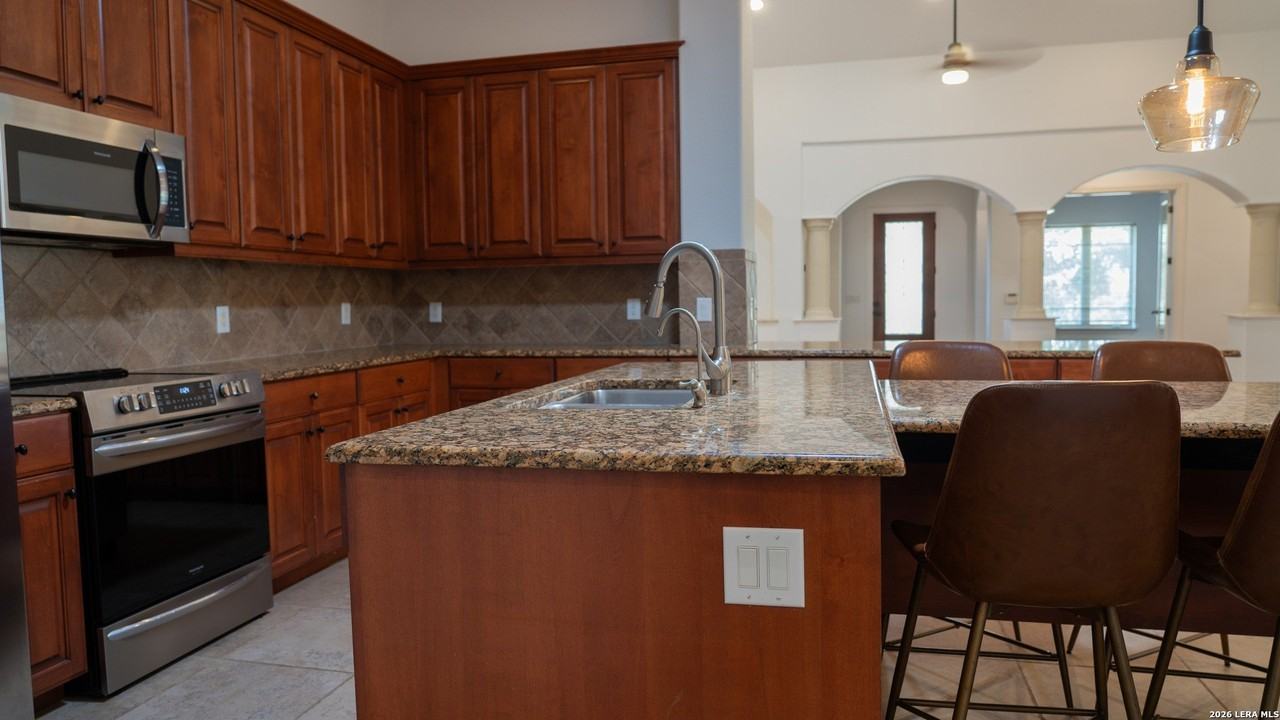 22218 Rivolta Ln - Photo 6 of 40