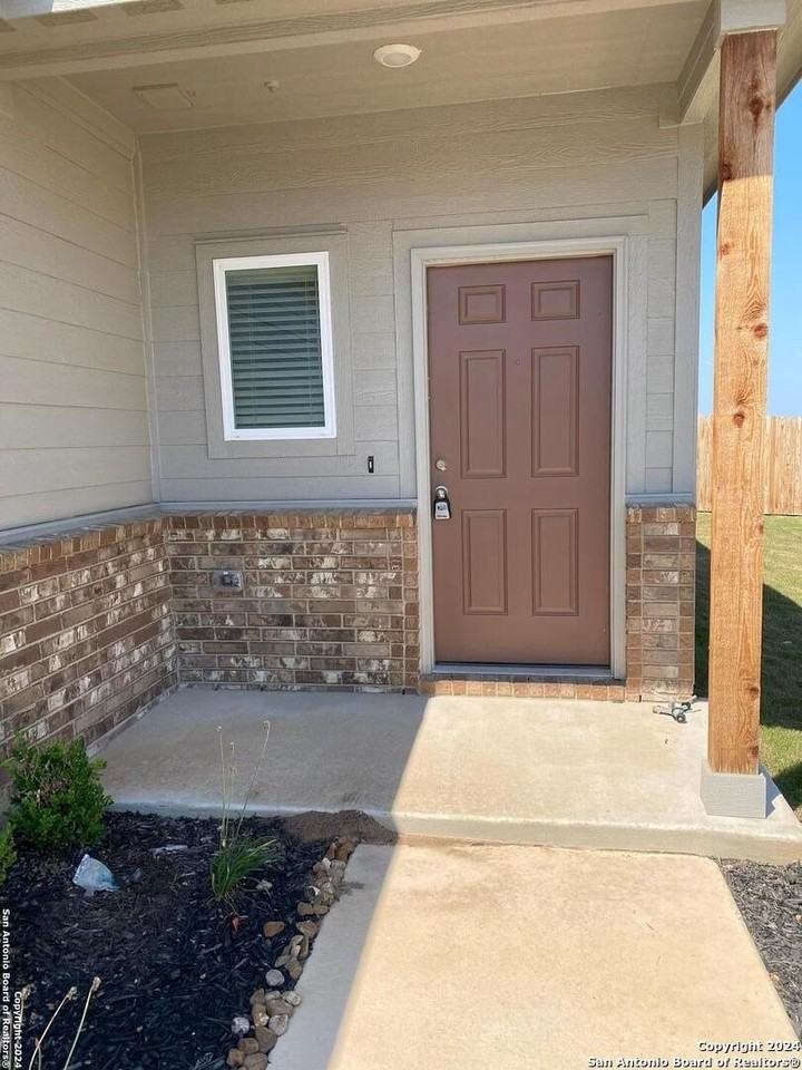 1235 Whitney Way Ln - Photo 2 of 12