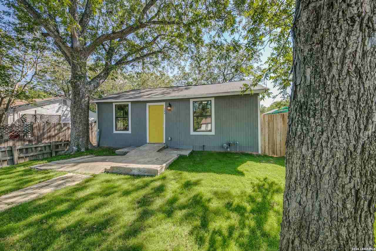 142 Sargent St - Photo 3 of 29