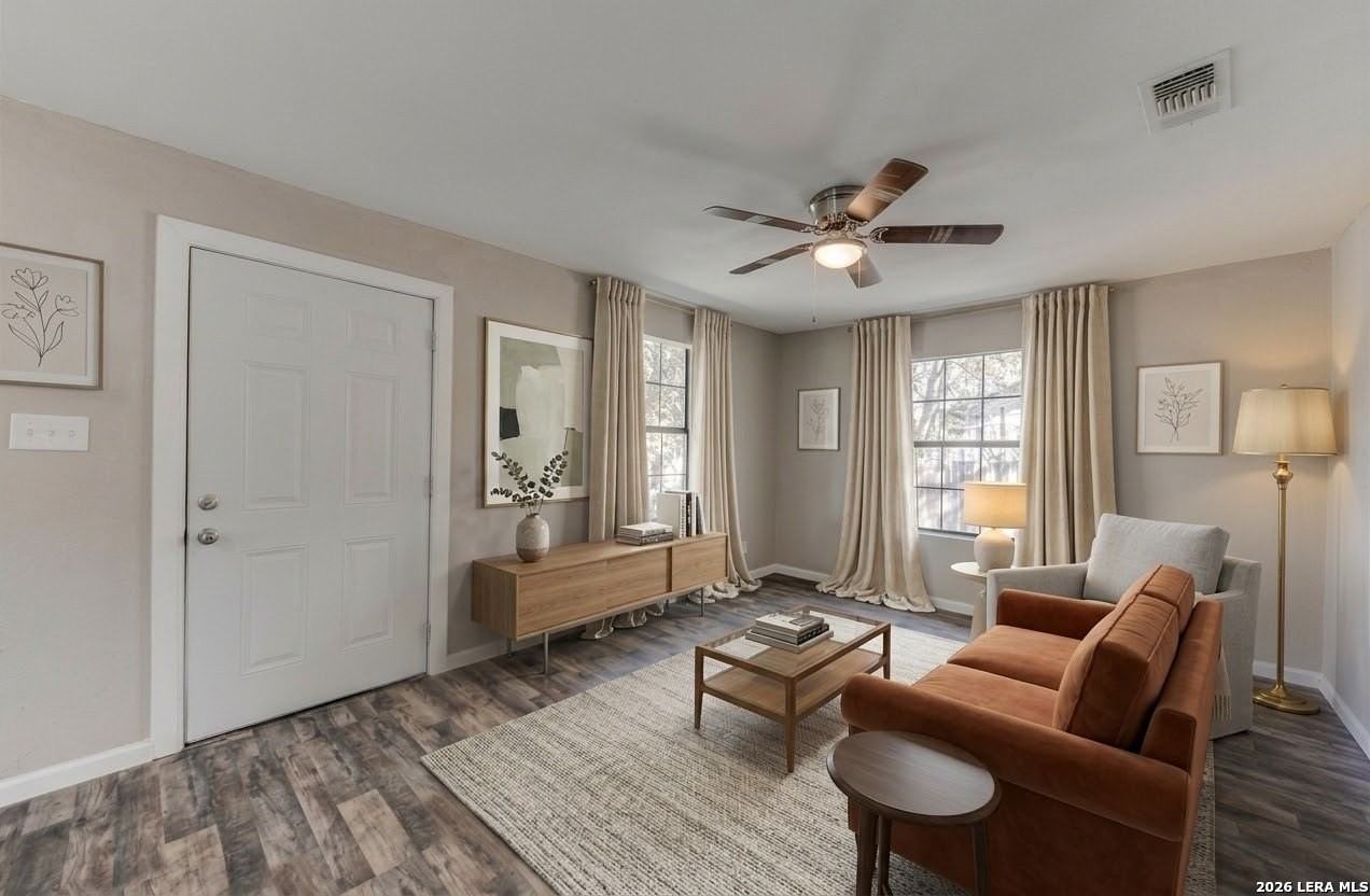 142 Sargent St - Photo 4 of 29