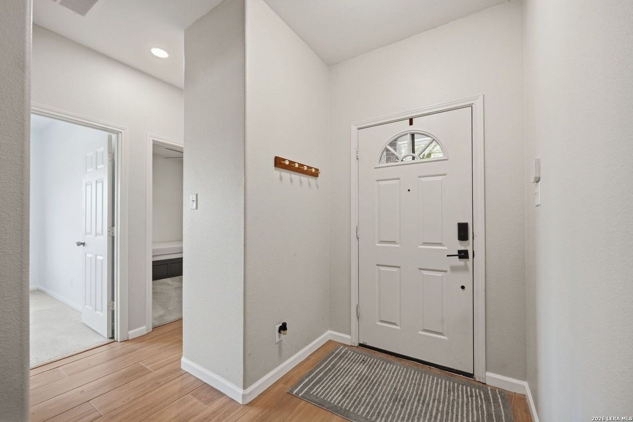 8787 Laurel Canyon Dr - Photo 4 of 26