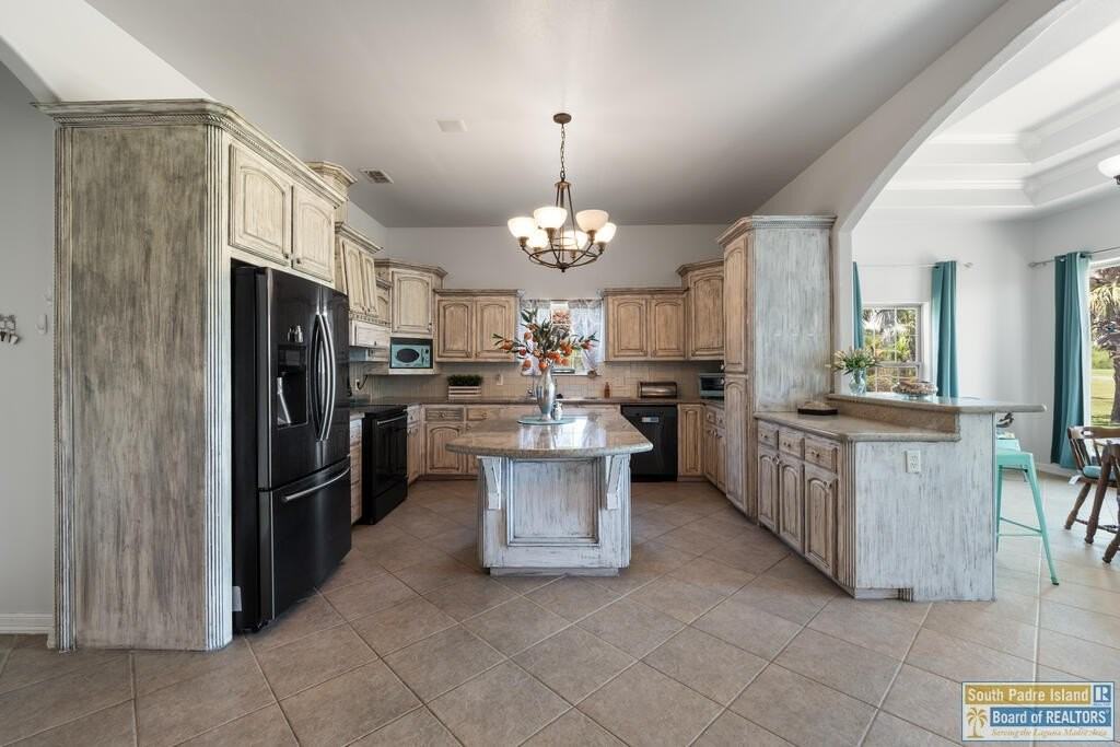 2 Bethpage Dr - Photo 5 of 17