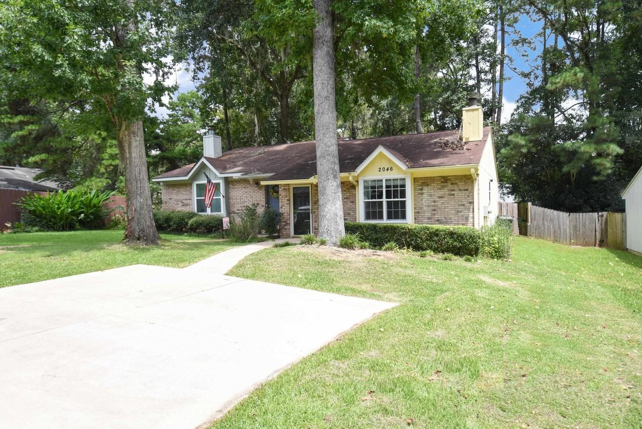 2046 Gardenbrook Ln - Photo 2 of 17