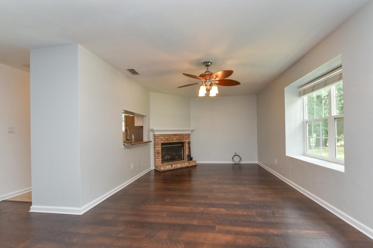 2046 Gardenbrook Ln - Photo 4 of 17