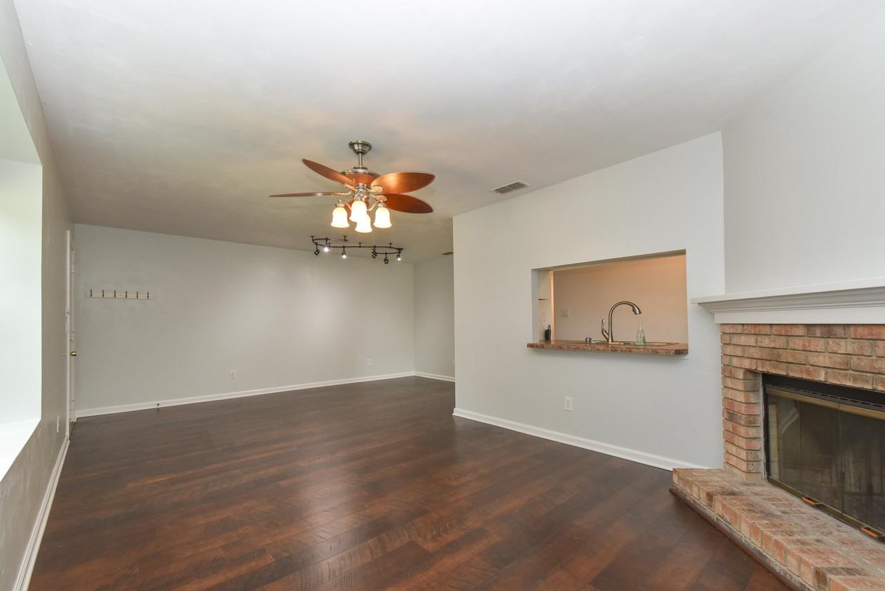 2046 Gardenbrook Ln - Photo 5 of 17