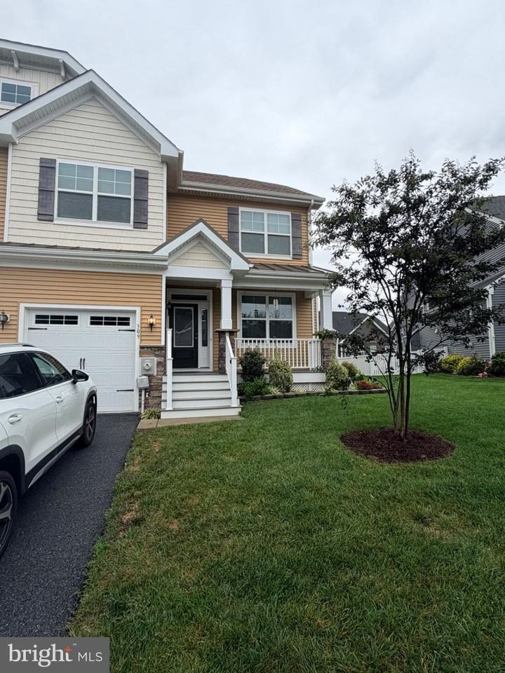 309 Mill Pond Ave - Photo 2 of 40