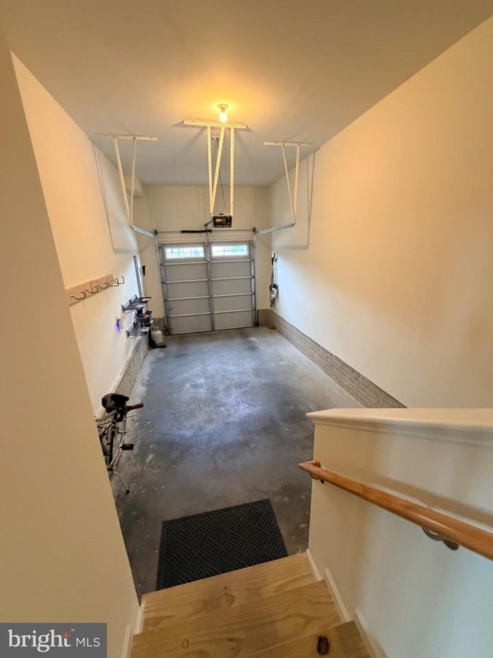 309 Mill Pond Ave - Photo 5 of 40