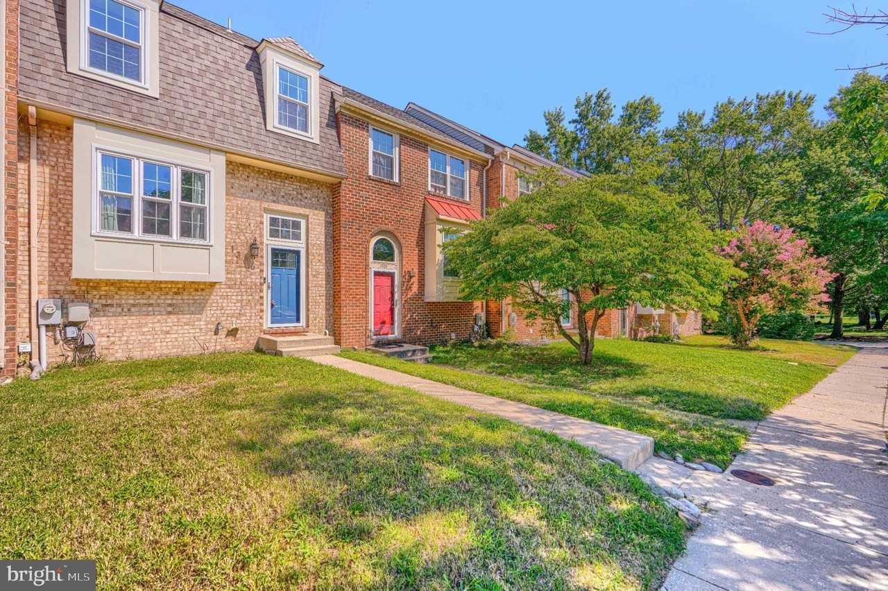 1306 Creekland Ct - Photo 2 of 50