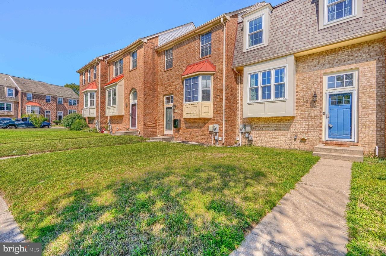 1306 Creekland Ct - Photo 3 of 50