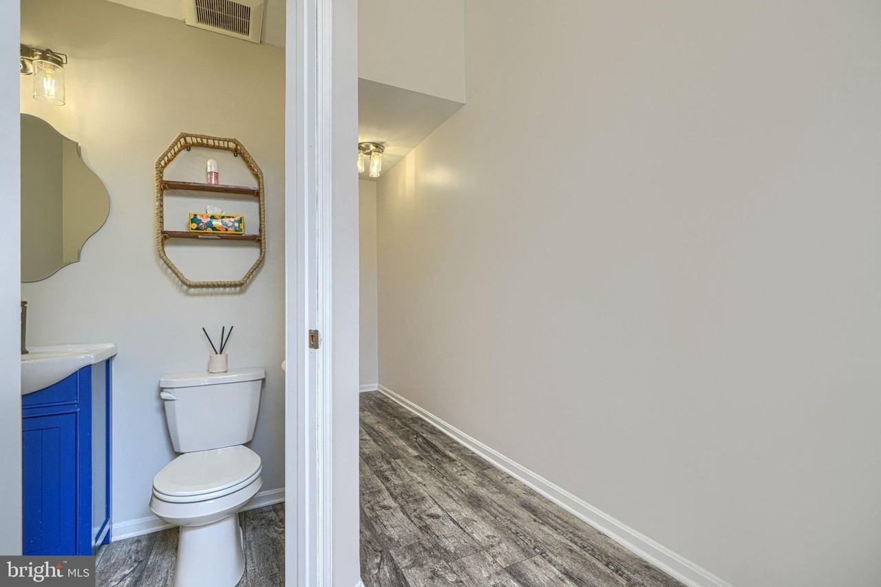 1306 Creekland Ct - Photo 5 of 50