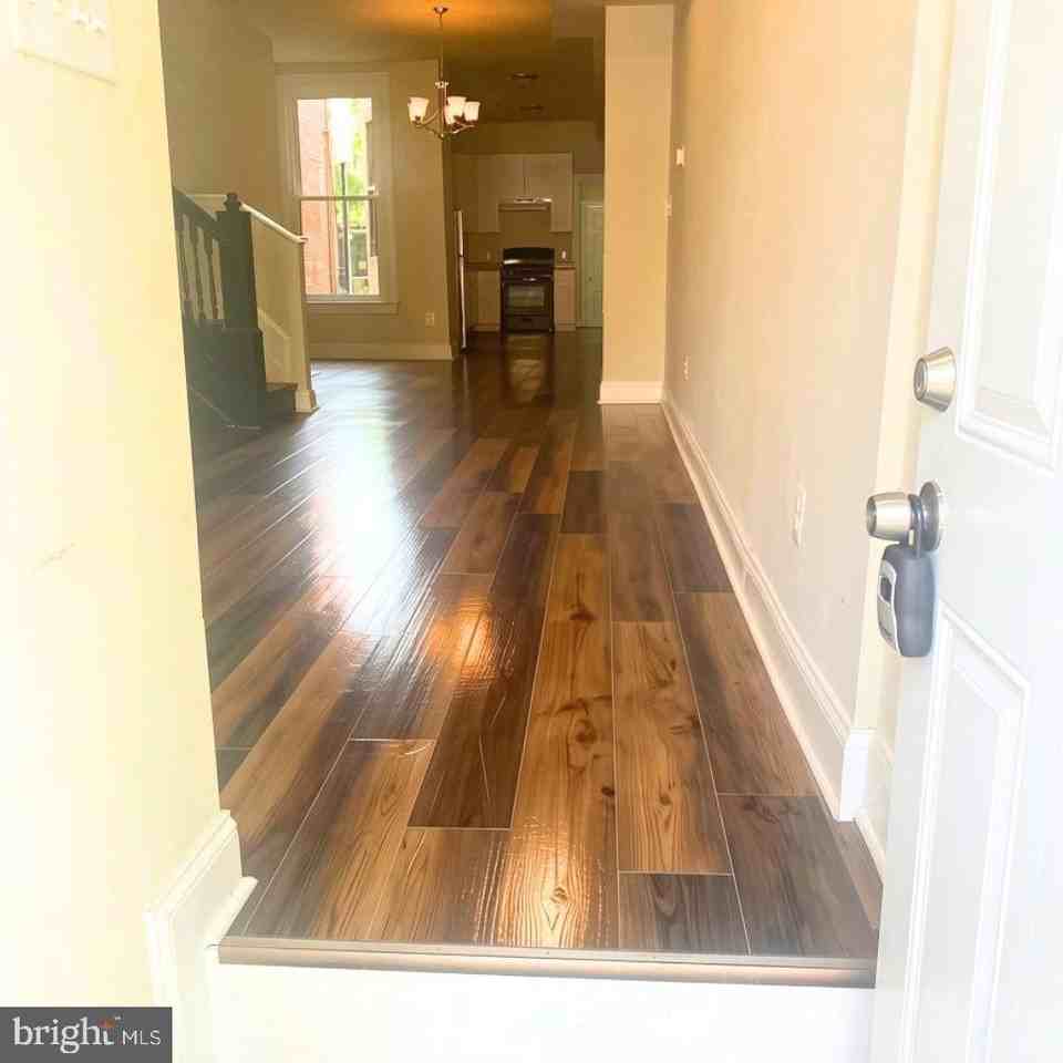 2720 Parkwood Ave - Photo 7 of 20