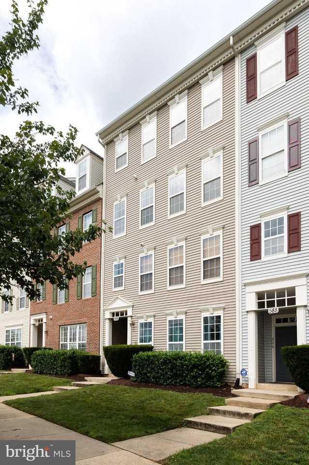 584 Orchard Ridge Dr #200 - Photo 3 of 50