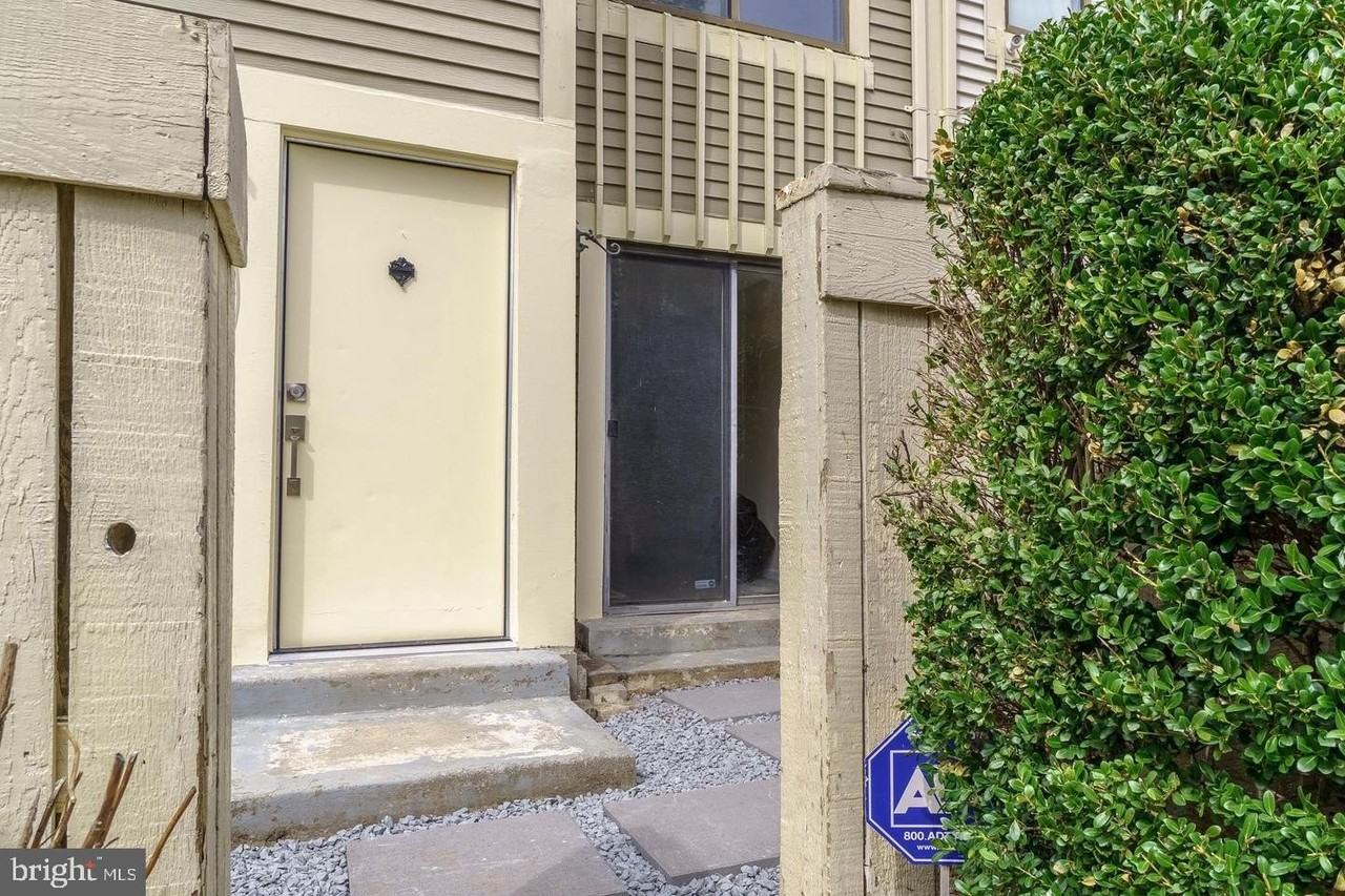 9416 Penshurst Ct - Photo 2 of 25