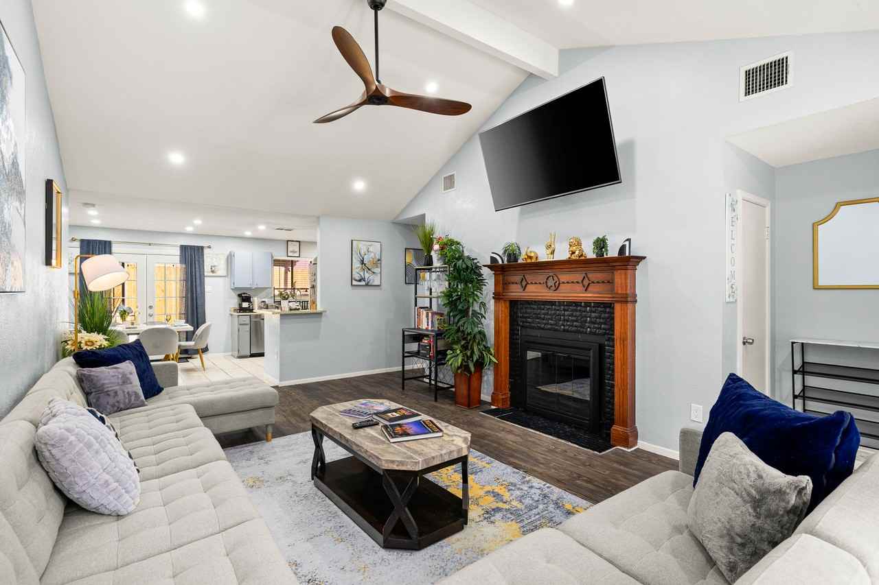 1402 Theodora Cove - Photo 3 of 24
