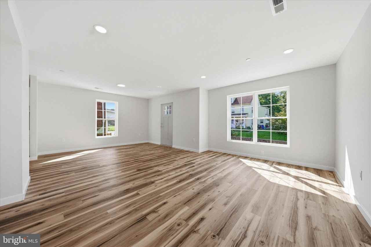 530 Ridge Ave - Photo 3 of 20