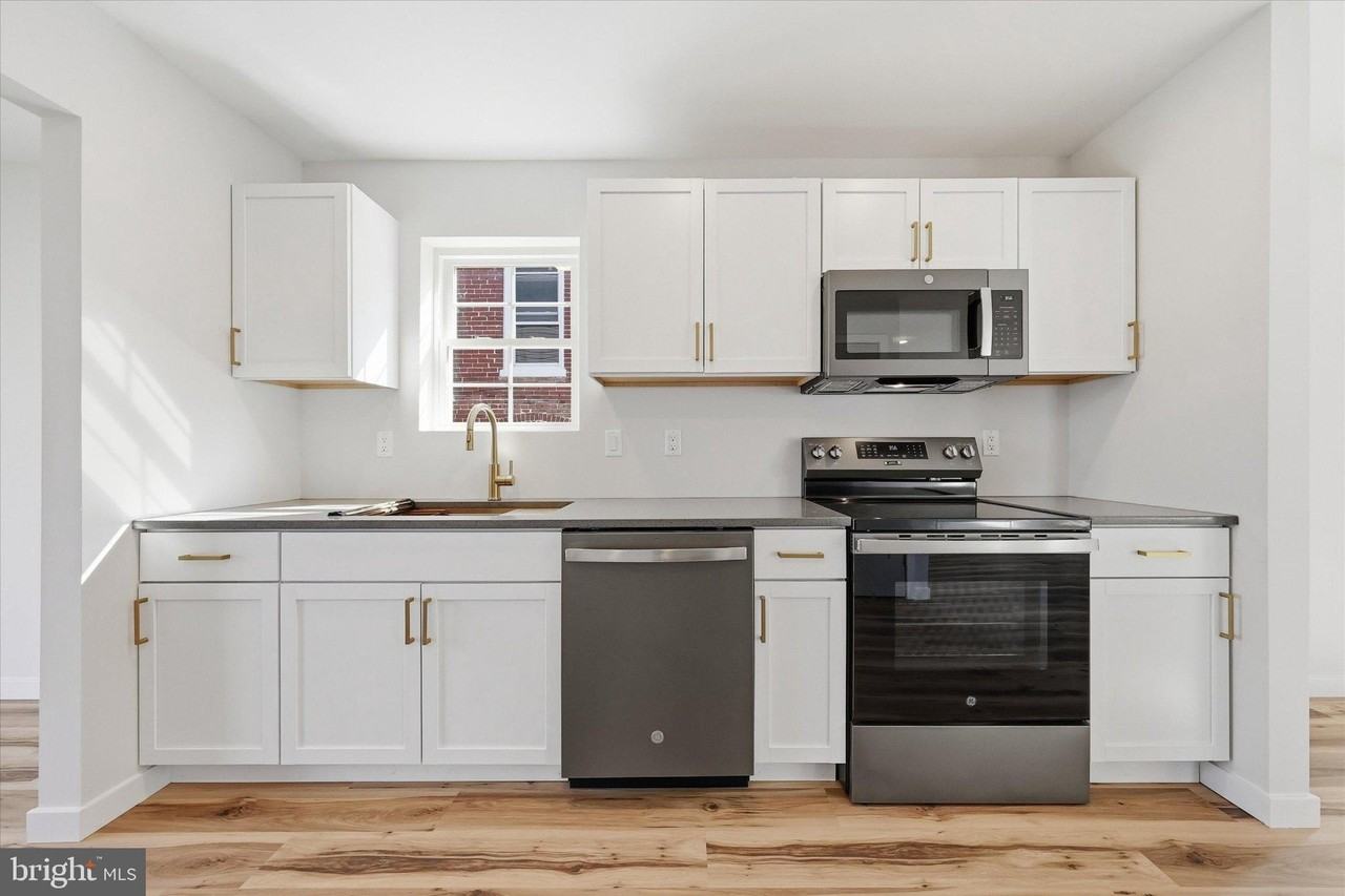 530 Ridge Ave - Photo 7 of 20