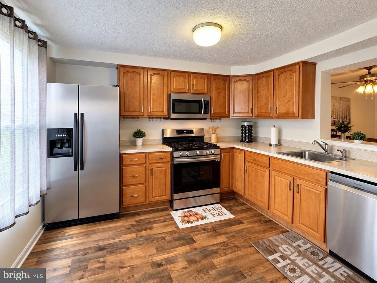 43 Stoneshire Dr - Photo 4 of 15