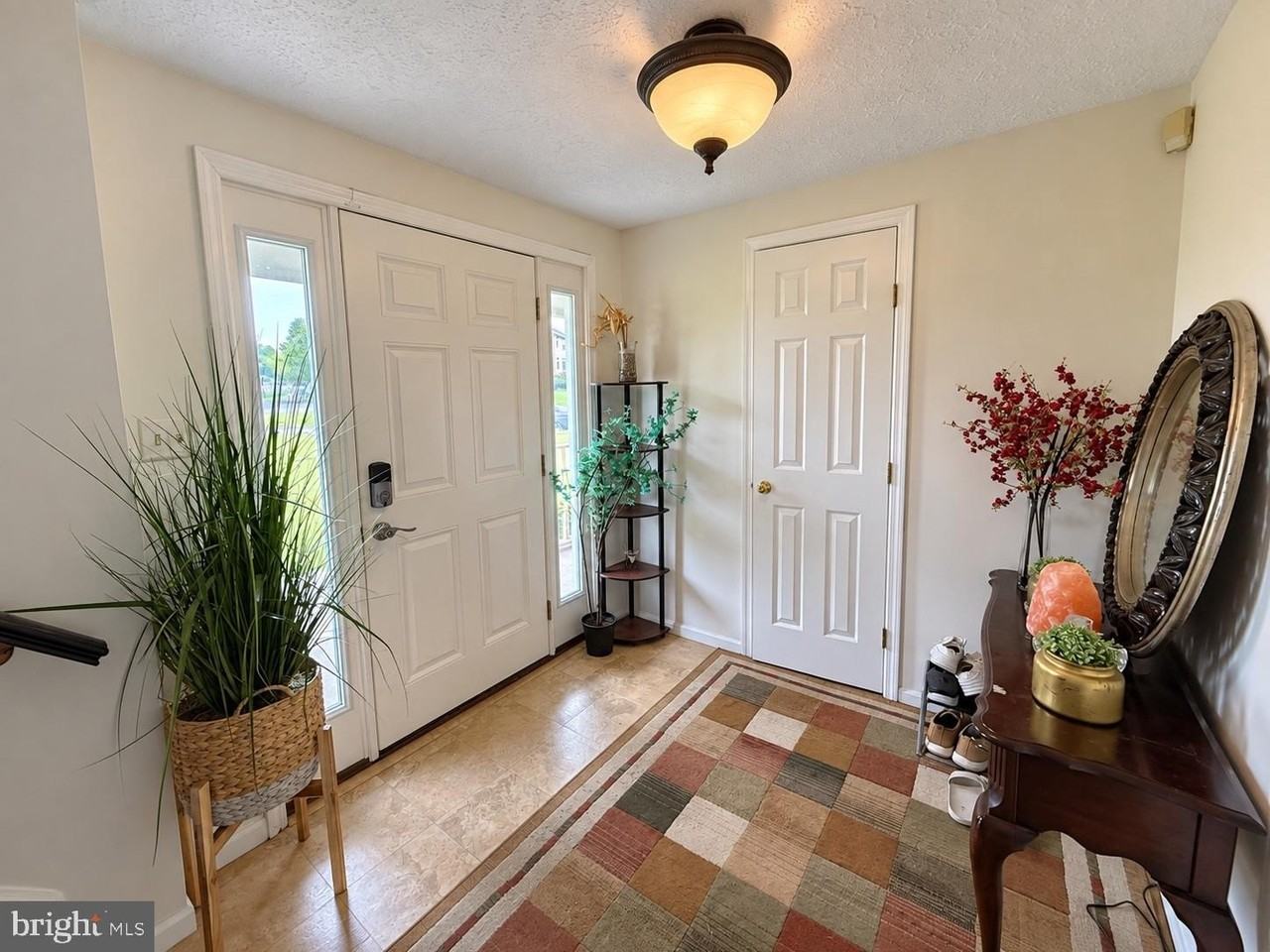 43 Stoneshire Dr - Photo 6 of 15