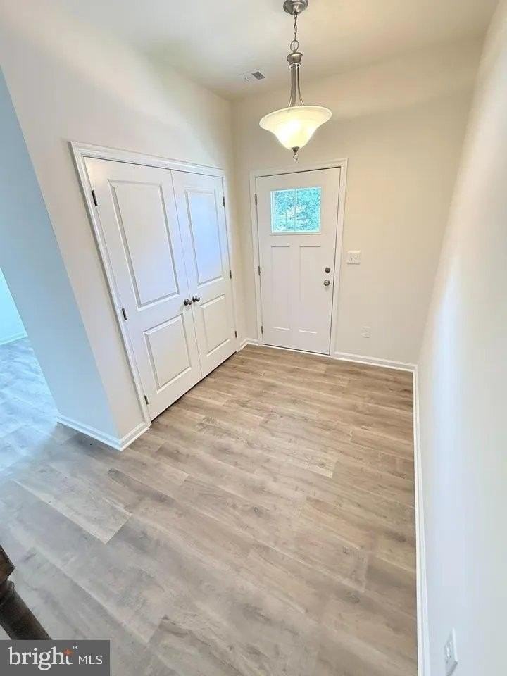 135 Cobblestone Dr - Photo 3 of 24