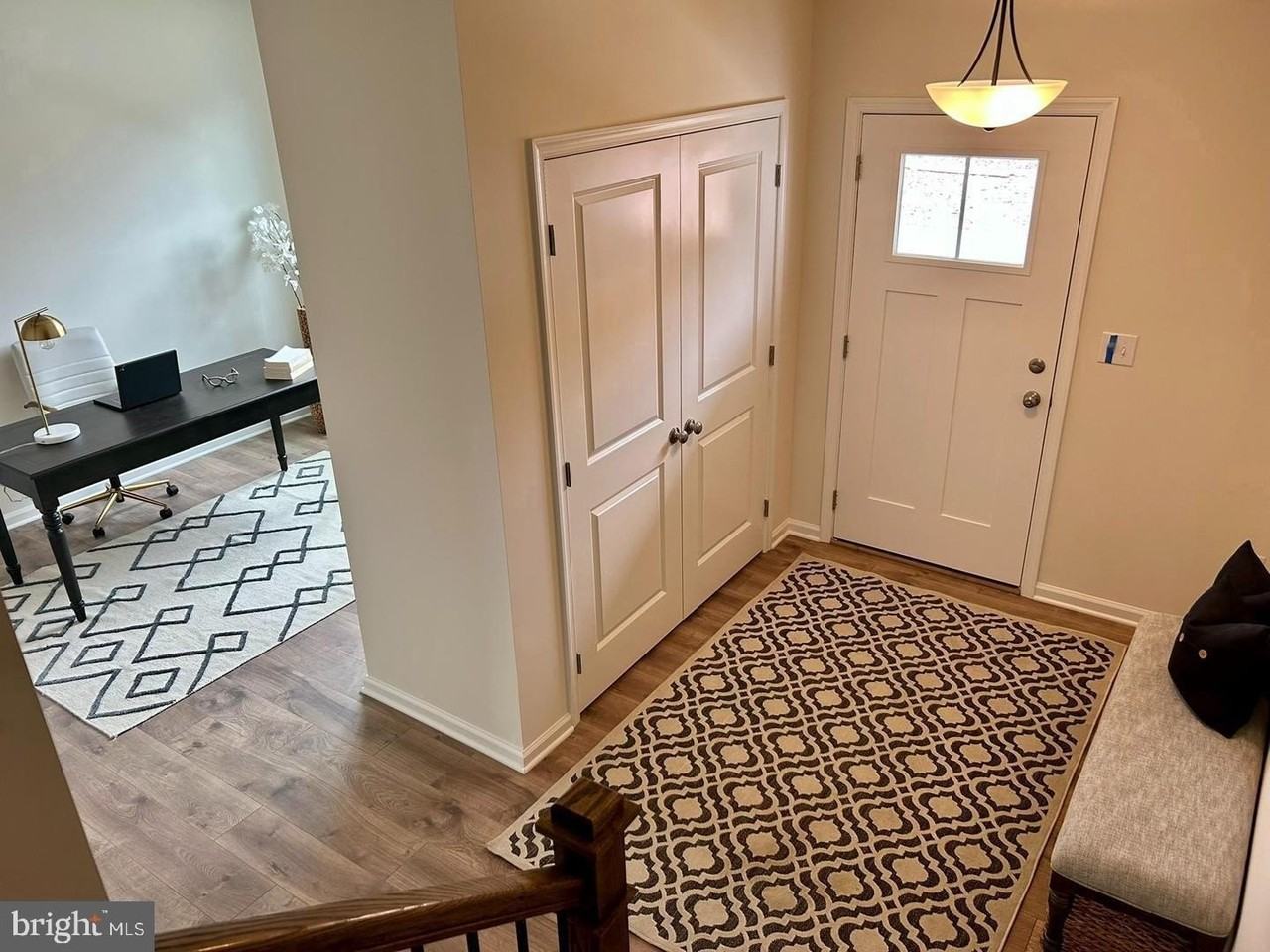 135 Cobblestone Dr - Photo 4 of 24