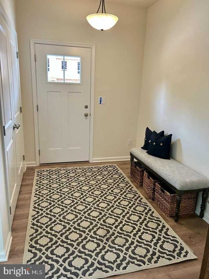 135 Cobblestone Dr - Photo 5 of 24