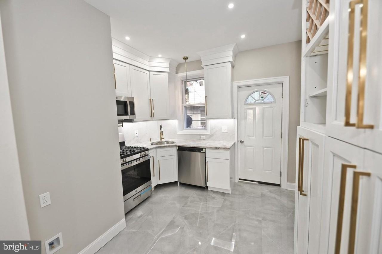 5836 Pemberton St - Photo 5 of 28