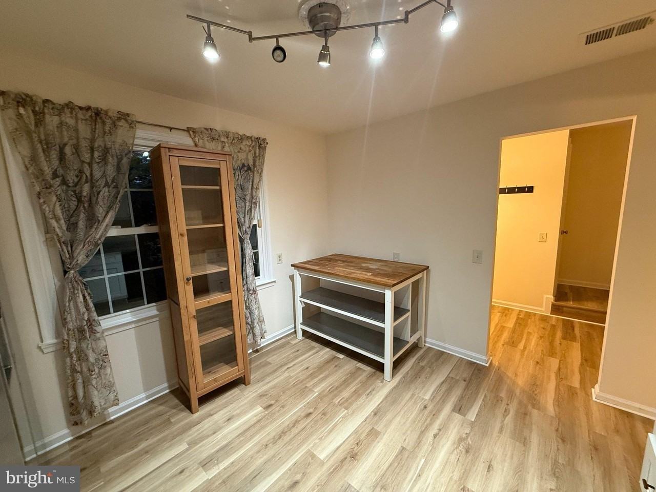 8915 Grandstaff Ct - Photo 5 of 22