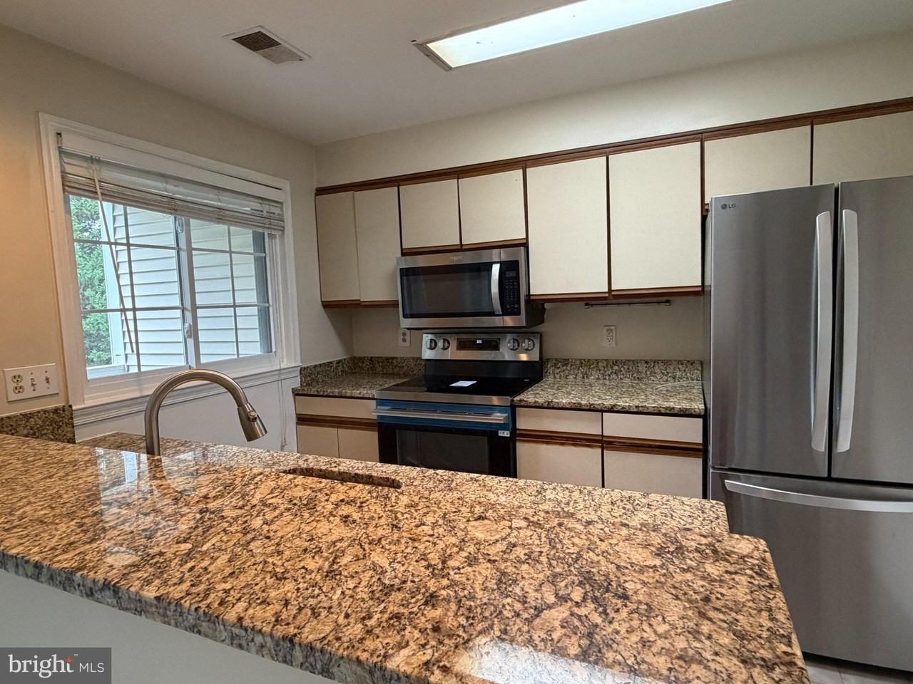 12948 Grays Pointe Rd #12948B - Photo 2 of 10
