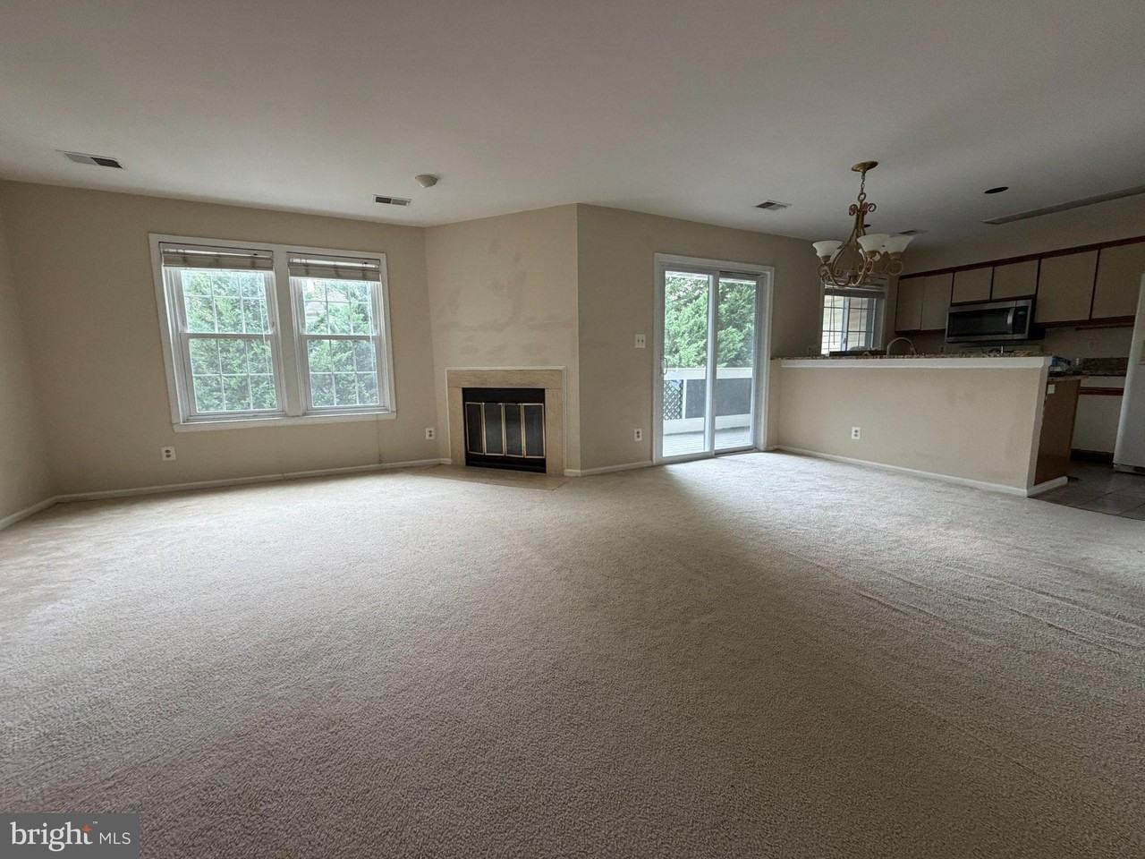 12948 Grays Pointe Rd #12948B - Photo 7 of 10