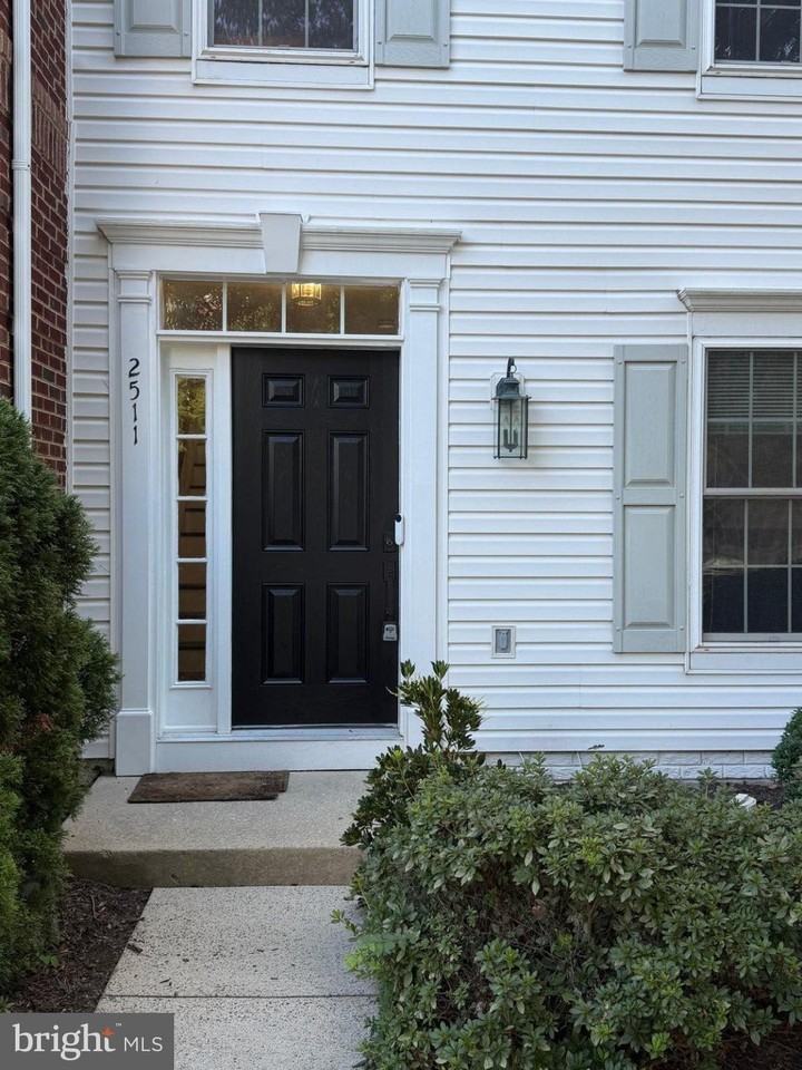 2511 Bronze Stone Pl - Photo 2 of 50