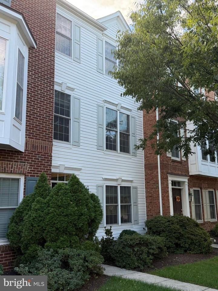 2511 Bronze Stone Pl - Photo 3 of 50