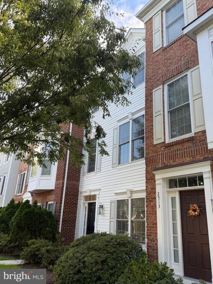 2511 Bronze Stone Pl - Photo 4 of 50