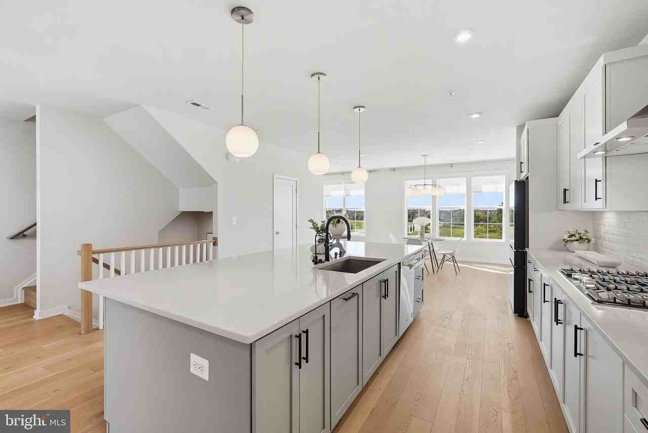 43556 Centergate Dr - Photo 7 of 50