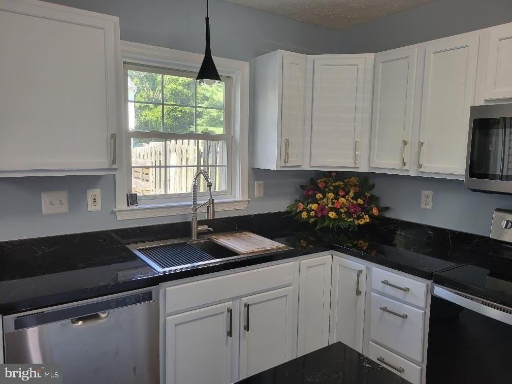 10612 Guilderland Ct - Photo 3 of 14