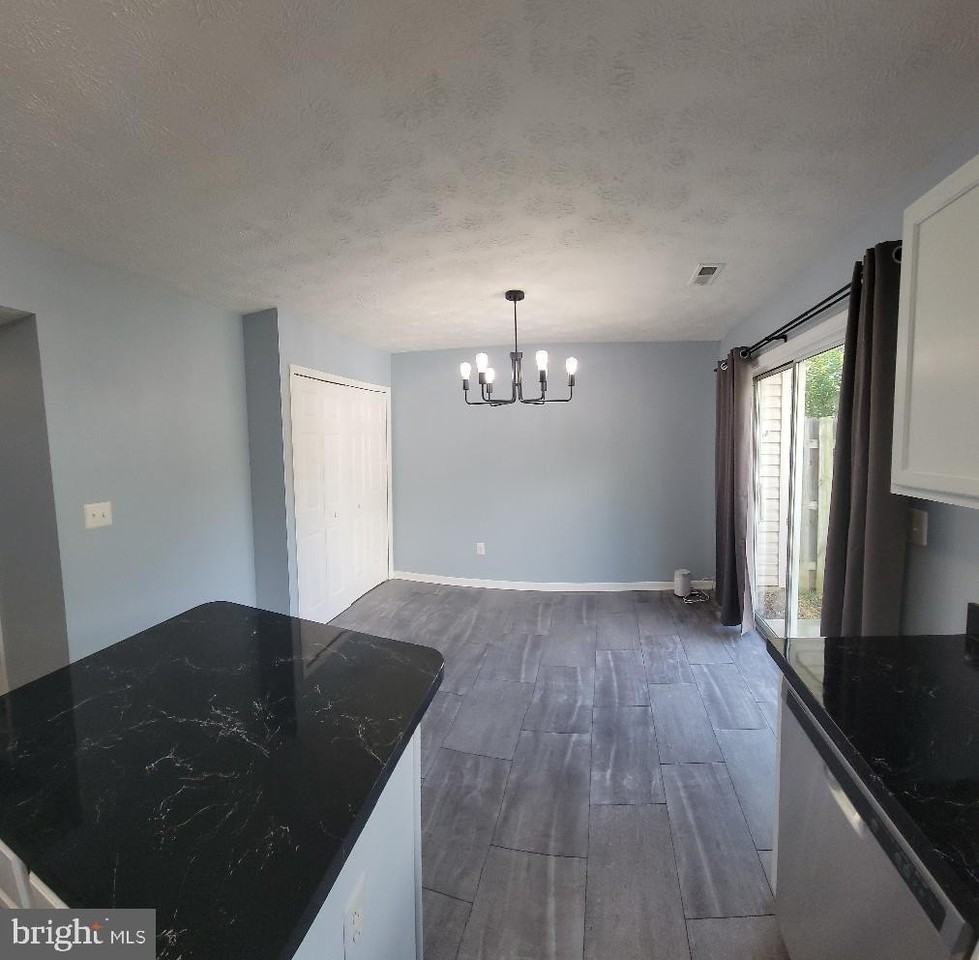 10612 Guilderland Ct - Photo 4 of 14