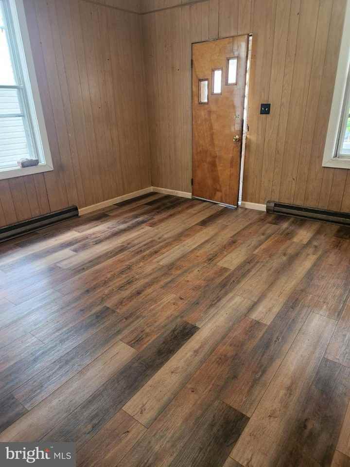 248 W Fairview St - Photo 2 of 10