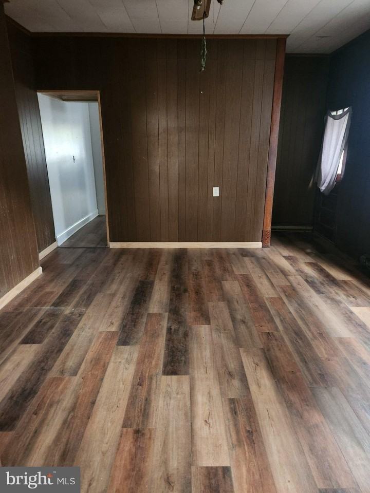 248 W Fairview St - Photo 4 of 10