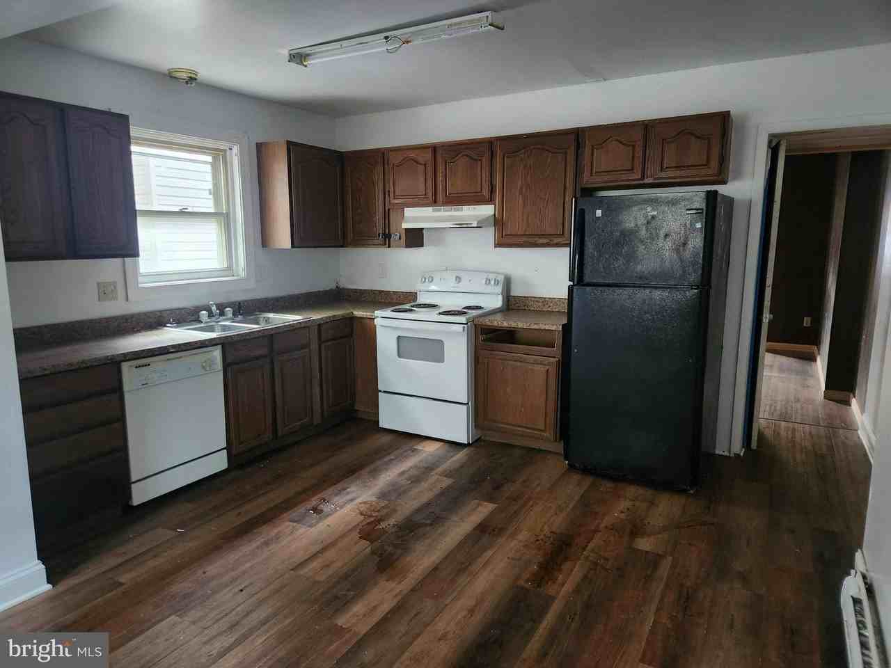 248 W Fairview St - Photo 5 of 10