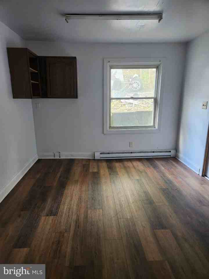 248 W Fairview St - Photo 6 of 10
