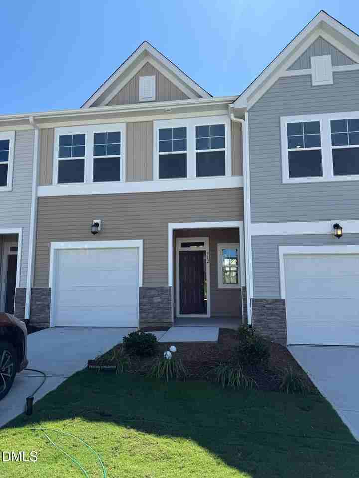 912 Pilot St - Photo 2 of 14