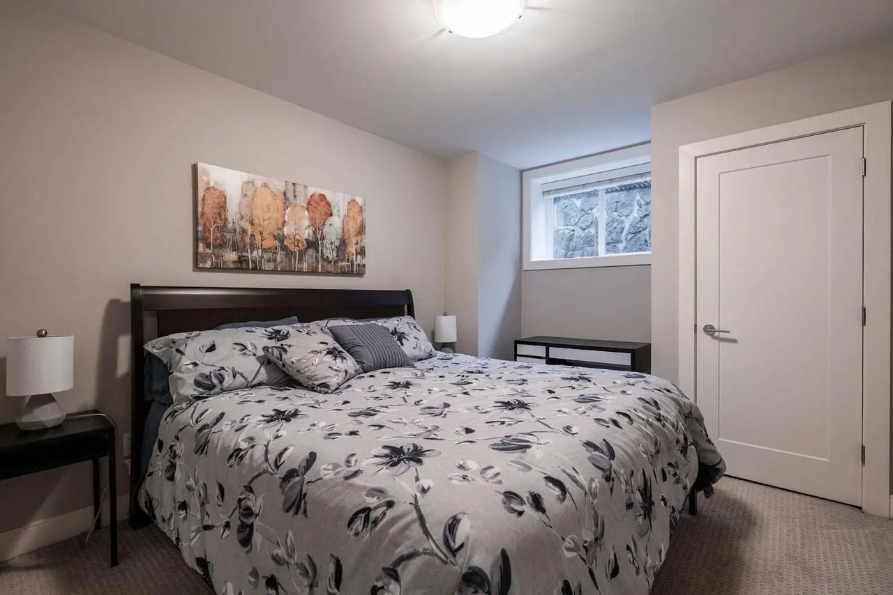 610 6th Street East - Photo 2 of 5