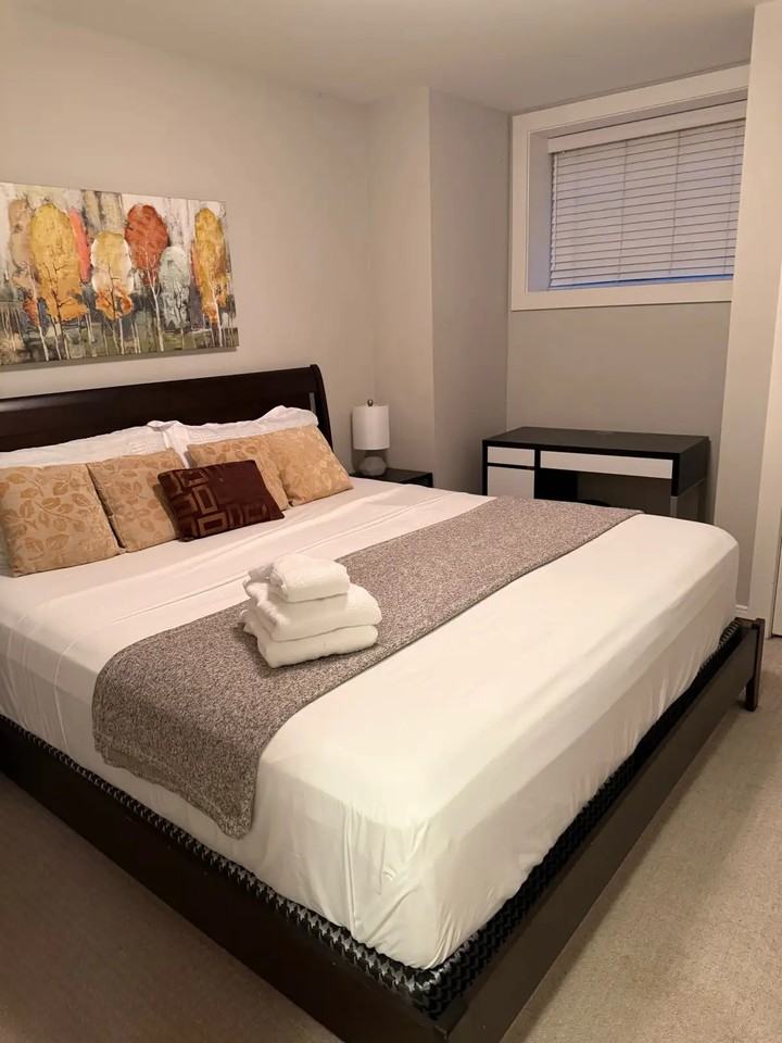 610 6th Street East - Photo 4 of 5